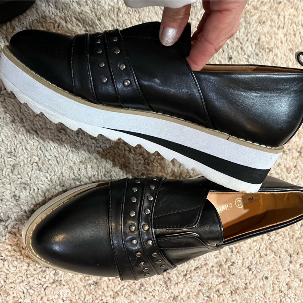 Adorable black and white studded platform loafers like NEW!!! Mint condition